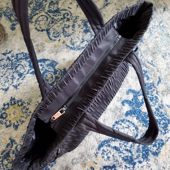 Victoria's Secret Pleated Large Top Zip Tote Handbag Black - Picture 6 of 8